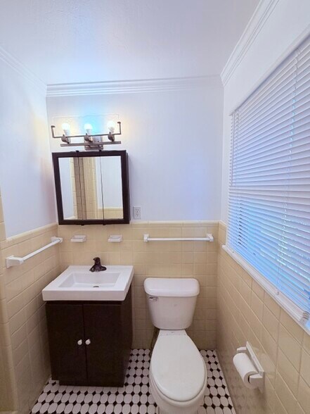 Building Photo - 4036 NW 30th Ter