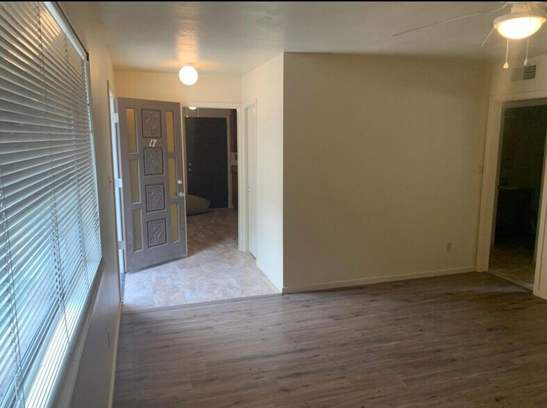 Building Photo - 660 S 400 E