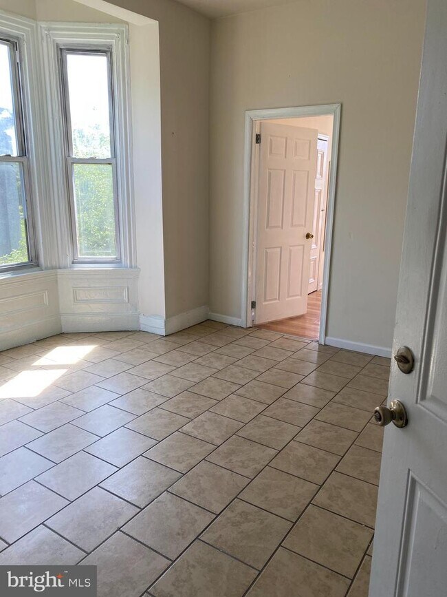 Building Photo - 649 N 40th St