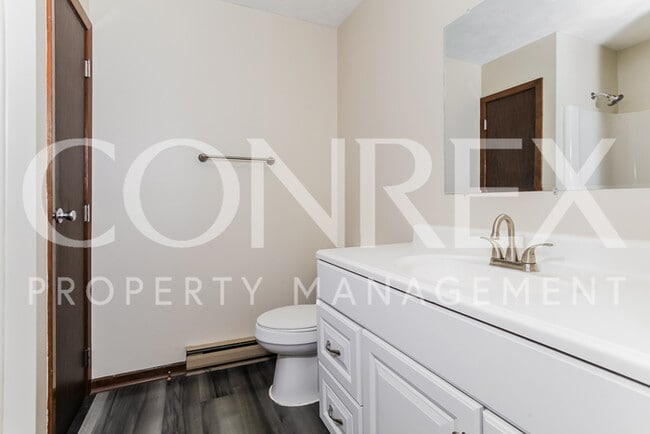 Building Photo - Great 3 Bedroom in Cleves