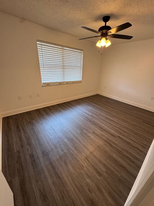 Building Photo - 1197 Bentley Rd