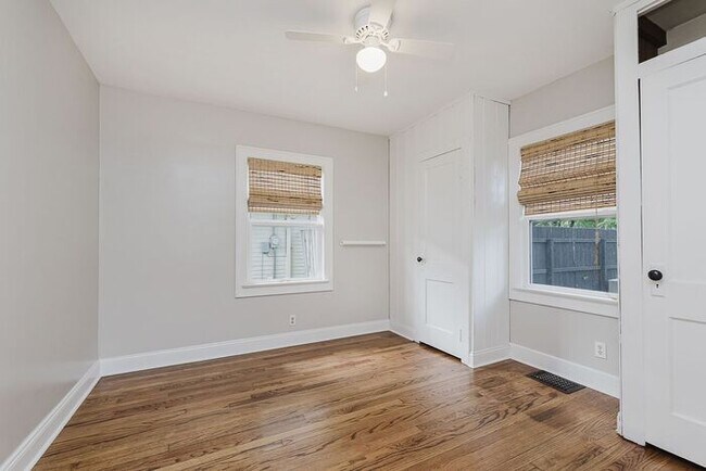 Building Photo - Charming, Fully Updated Broad Ripple Gem!