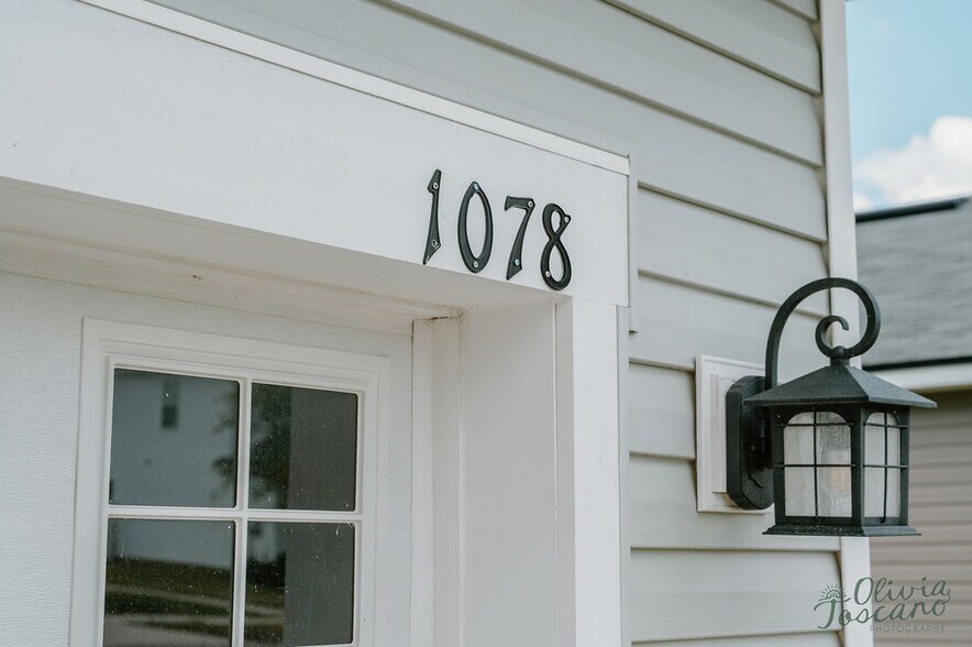 Building Photo - 1078 Persimmon Dr