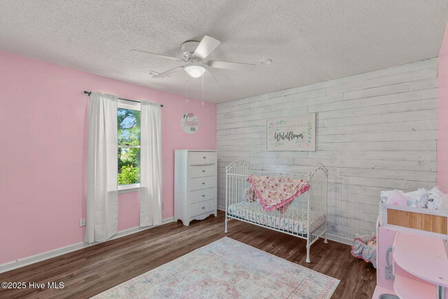 Building Photo - Beautiful 3 Bedroom, 2 Bath Home -135 Yate...
