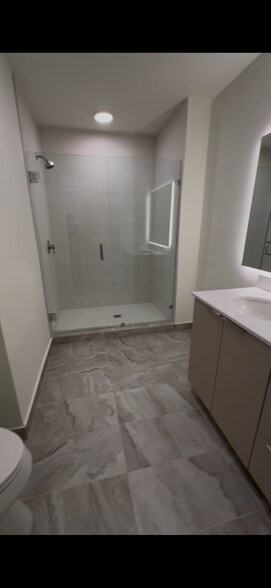 Building Photo - 213 NE 27th St