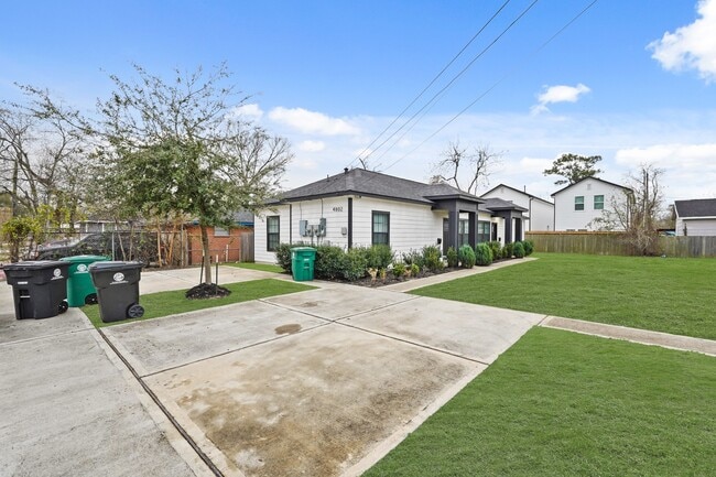 Building Photo - 4802 Cruse Rd