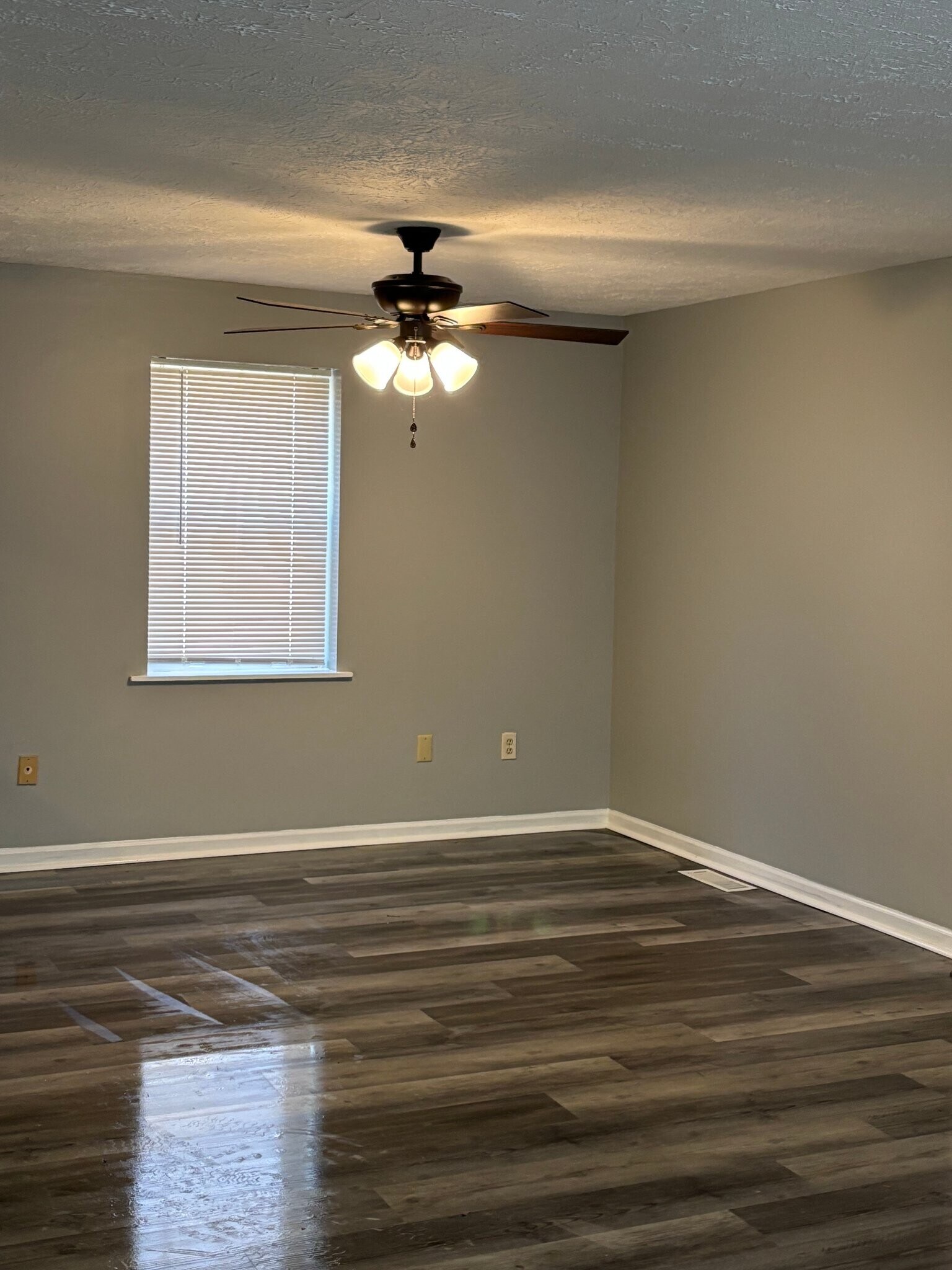 Building Photo - 3967 Pharo Dr