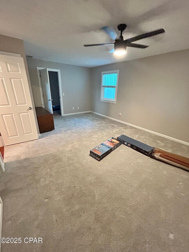 Building Photo - 2908 Country Club Dr