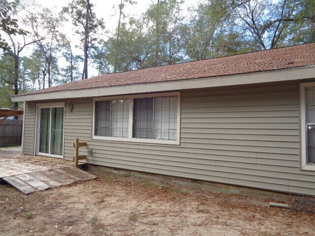 Building Photo - 709 Short Mill Run