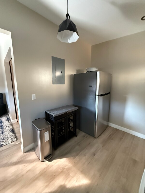 Building Photo - 1519 1/2 W 37th Pl