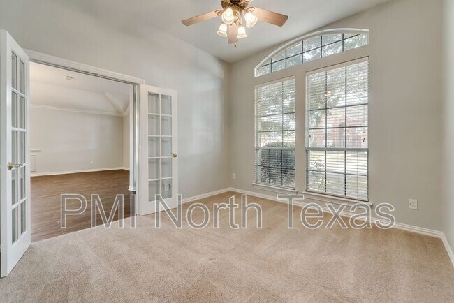 Building Photo - 4911 Lakeland Dr