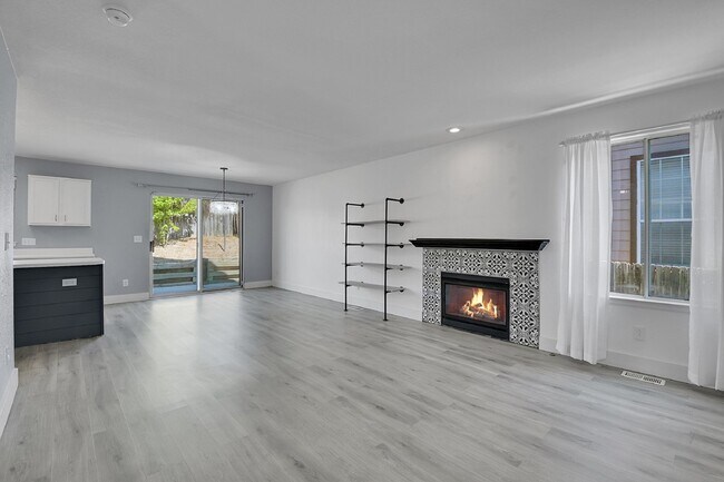 Building Photo - $3,040.95 - 3 Bed, 3-Bath Home in Aurora with In Unit Laundry and Central AC