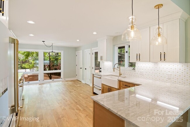 Building Photo - 449 Windward Dr