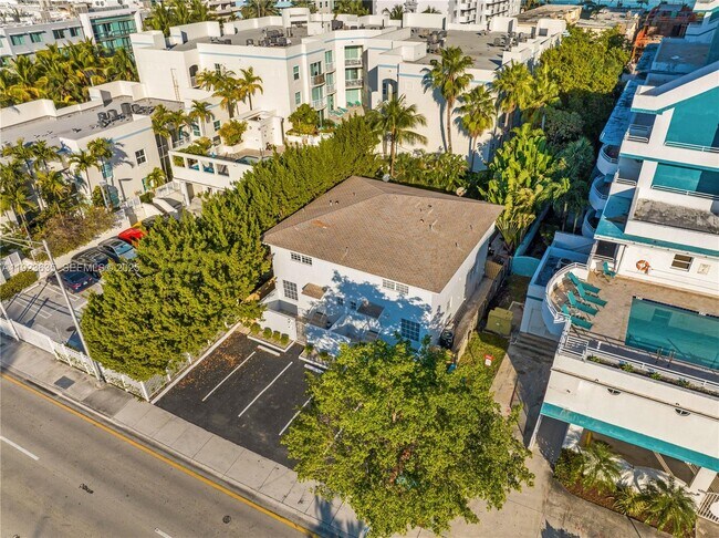 Building Photo - 9167 Harding Ave