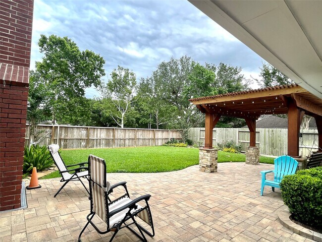 Building Photo - 23203 Fall Wind Ct