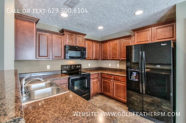 Building Photo - 3353 Tourmaline Dr
