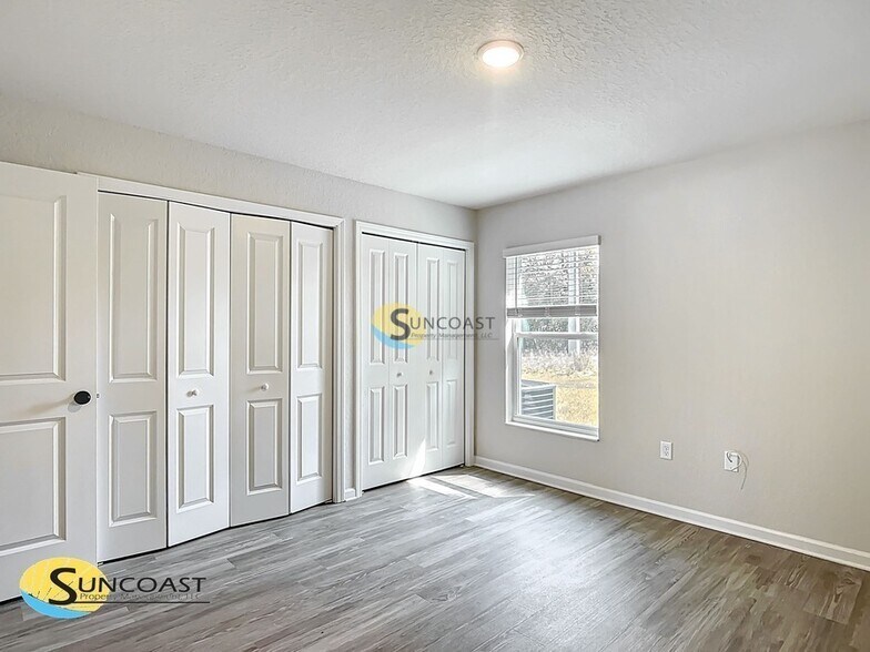 Building Photo - 698 W Virginis Dr