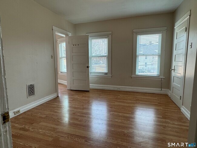 Building Photo - 548 Colorado Ave