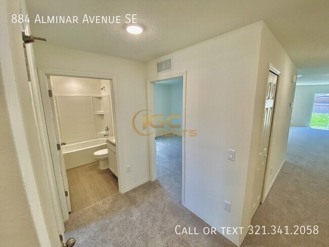 Building Photo - 884 Alminar Ave SE