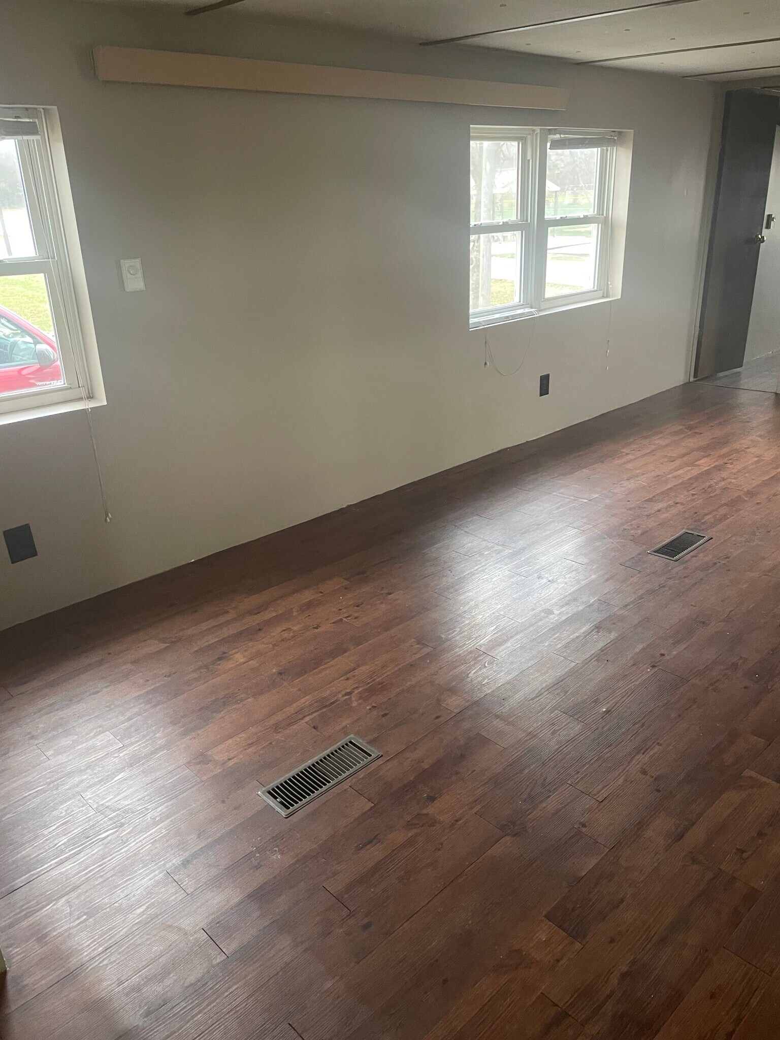 Living rm - 4120 Roy St