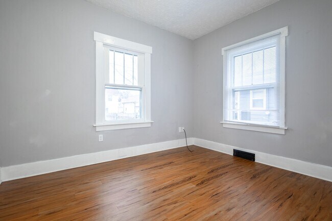 Building Photo - 1442 Plum St