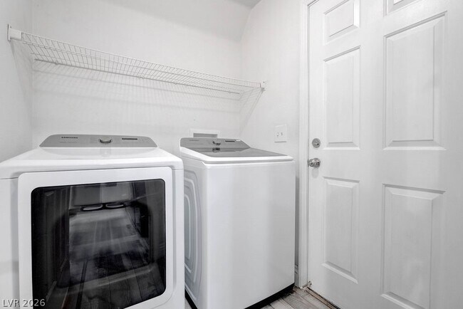 Building Photo - 6469 Abbey Door Ct