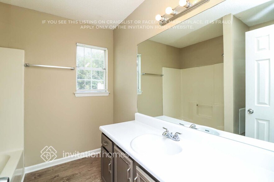 Building Photo - 7375 Hunters Ridge Dr