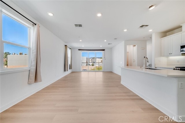 Building Photo - 221 Carmona