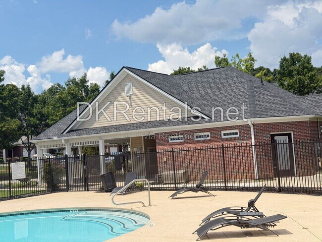 Building Photo - 2555 Flat Shoals Rd