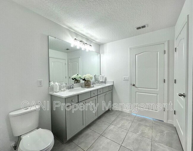 Building Photo - 17691 Passionflower Cir