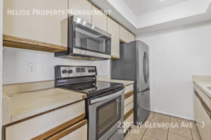 Building Photo - 2202 W Glenrosa Ave