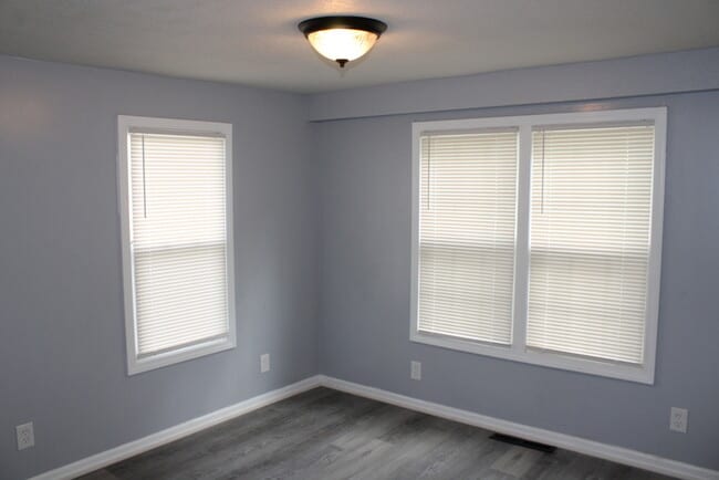 Building Photo - Spacious 4 Bedroom and 1 full bath home in Kansas City, MO.