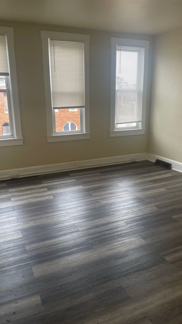 Building Photo - 2406 Druid Hill Ave