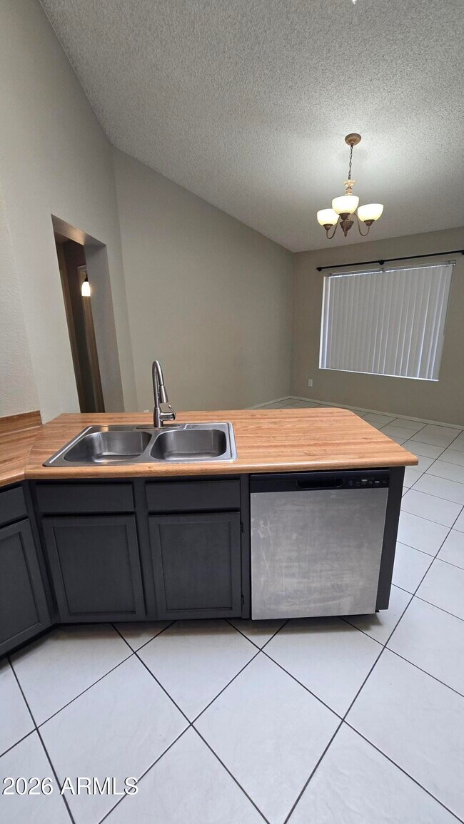 Building Photo - 6320 W Shaw Butte Dr