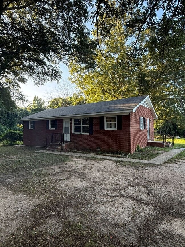 Building Photo - 3-Bedroom, 1-Bath Home in Sharon, SC