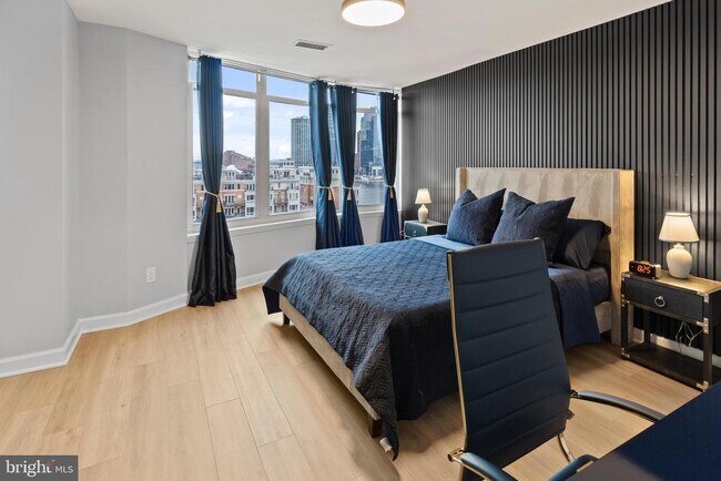 Building Photo - 100 Harborview Dr