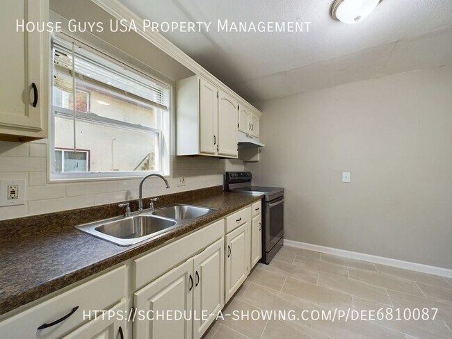 Building Photo - 3611 E 69th St