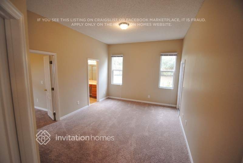 Building Photo - 400 Oak Springs Ct