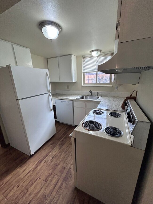 Interior Photo - Dartmouth133 (KC-AM)
