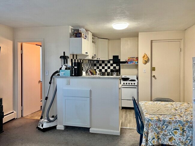 Building Photo - 34 Clark St