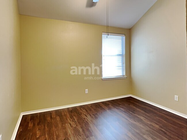 Building Photo - 2036 Hanakoa Falls Dr