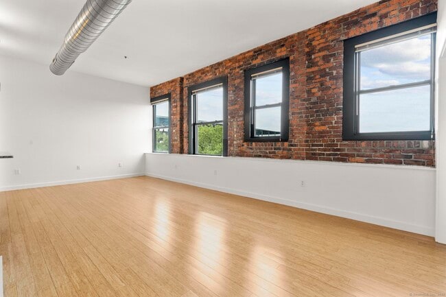Building Photo - 881 Lafayette Blvd