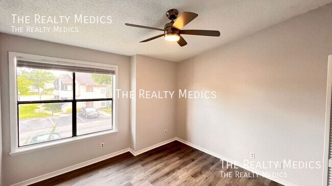 Building Photo - 3043 Antique Oaks Cir