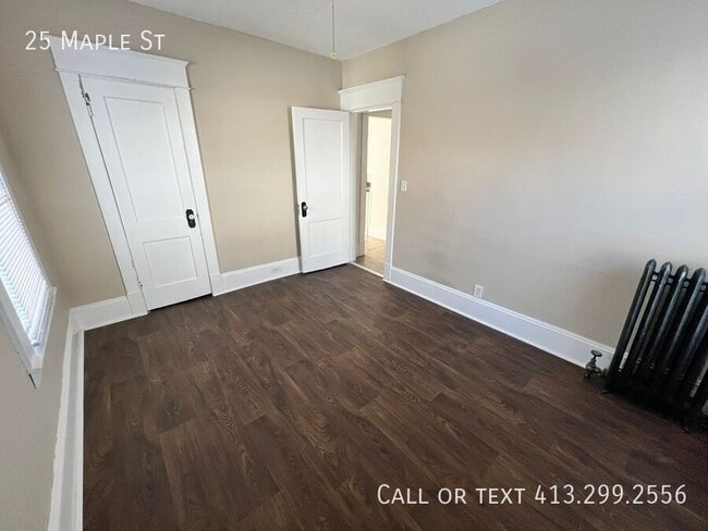 Building Photo - 25 Maple St