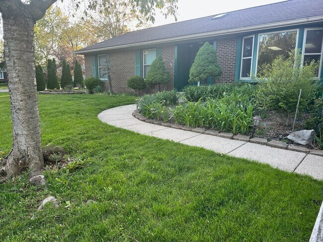 Primary Photo - Spacious Ranch