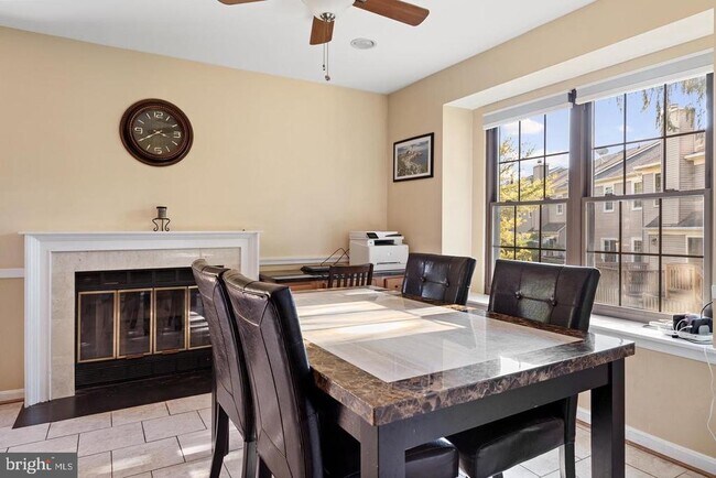 Building Photo - 3939 Tallow Tree Pl