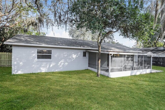 Building Photo - 3074 Riverbrook Dr