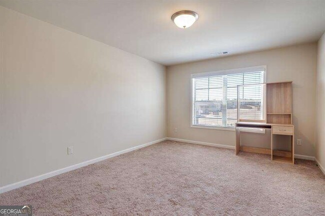 Building Photo - 4215 Miramount Overlook