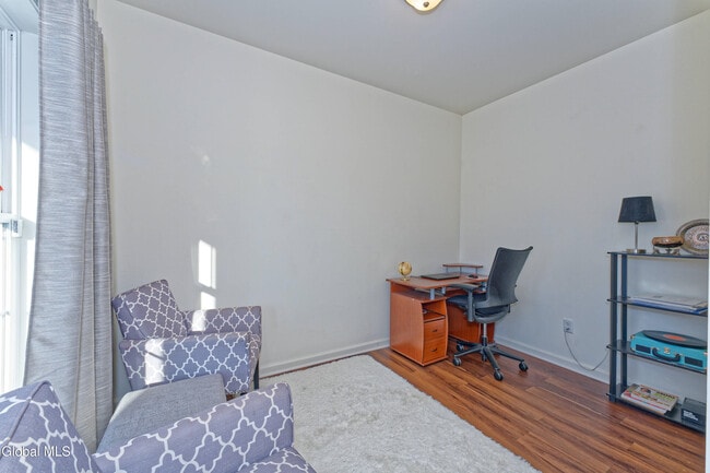 Building Photo - 1 Haywood Ln