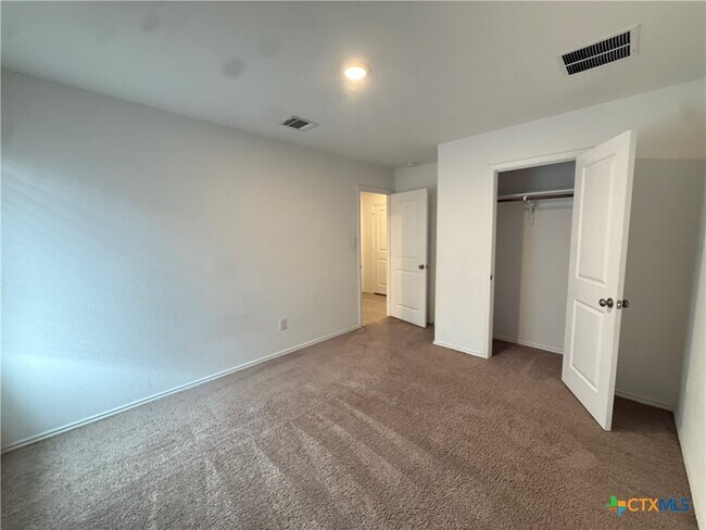 Building Photo - 5863 Coahulia Rdg
